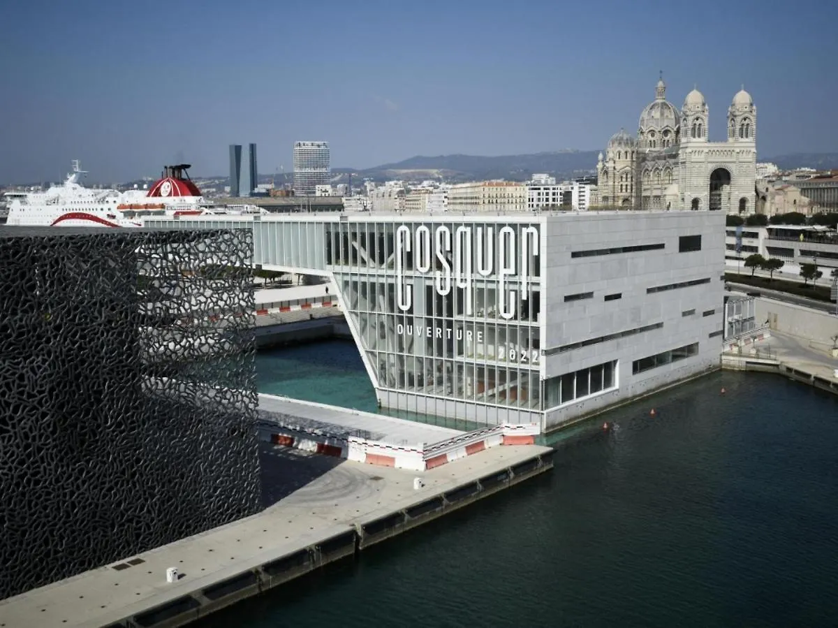 Le Chant Des Vagues Marseille France